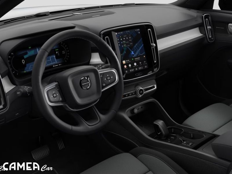 VOLVO XC40 B3 FWD 120kW AT7 PLUS/DARK + ťažné zariadenie