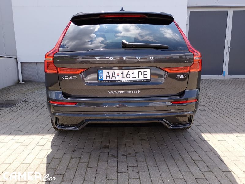 VOLVO XC60 B5 AWD MILD-HYBRID/benzín PLUS/DARK POLESTAR