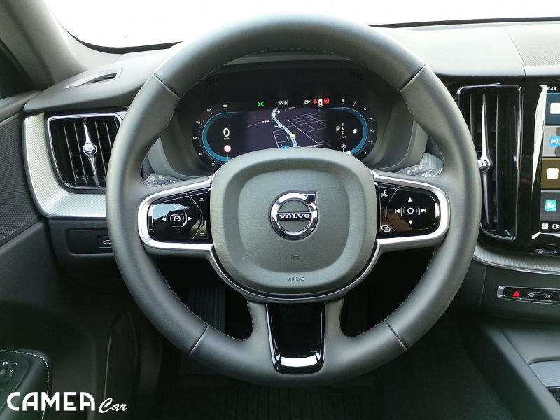 VOLVO XC60 B5 AWD MILD-HYBRID/benzín PLUS/DARK POLESTAR