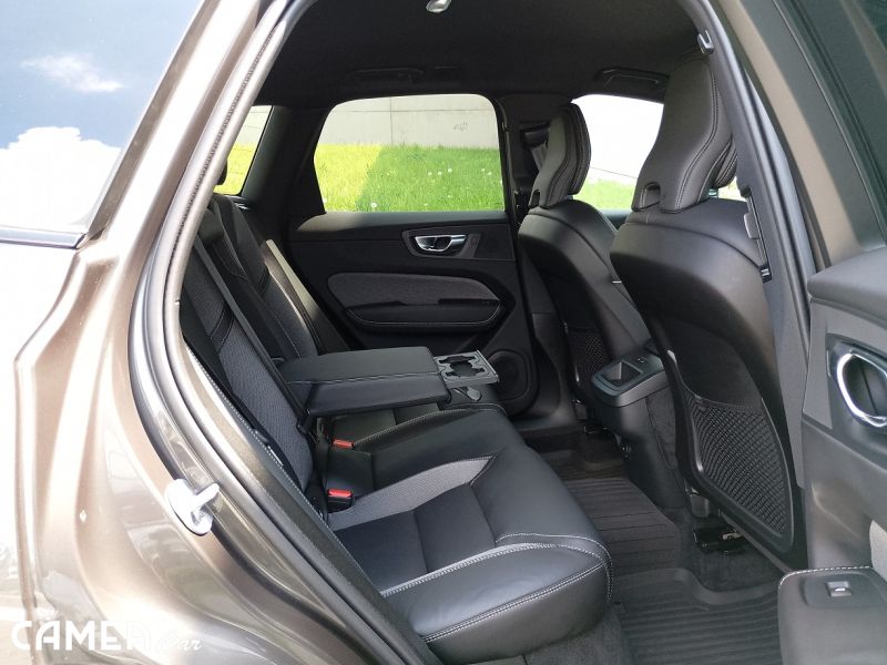 VOLVO XC60 B5 AWD MILD-HYBRID/benzín PLUS/DARK POLESTAR