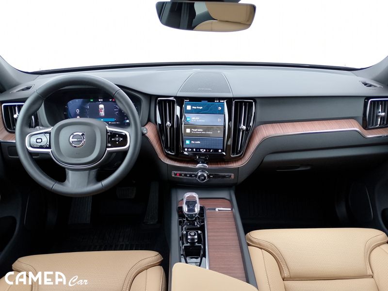 VOLVO SELEKT XC60 B5 AWD MILD-HYBRID PLUS/DARK ťažné zariadenie + POLESTAR