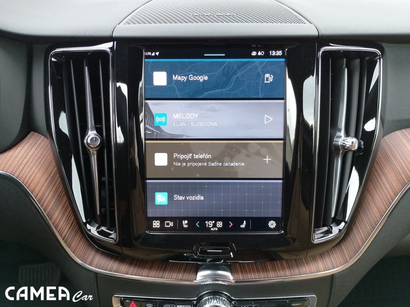 VOLVO SELEKT XC60 B5 AWD MILD-HYBRID PLUS/DARK ťažné zariadenie + POLESTAR