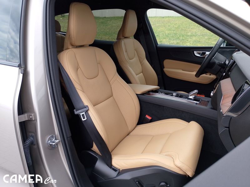 VOLVO SELEKT XC60 B5 AWD MILD-HYBRID PLUS/DARK ťažné zariadenie + POLESTAR