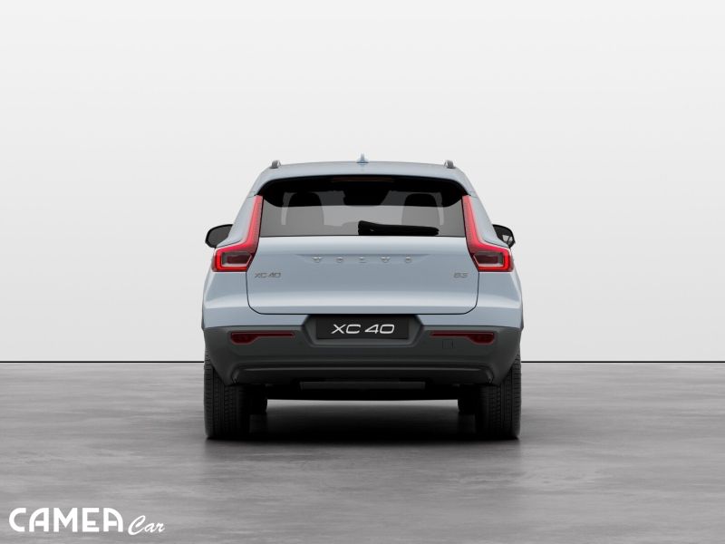 VOLVO XC40 B3 FWD 120kW AT7 PLUS DARK Mild-Hybrid benzín