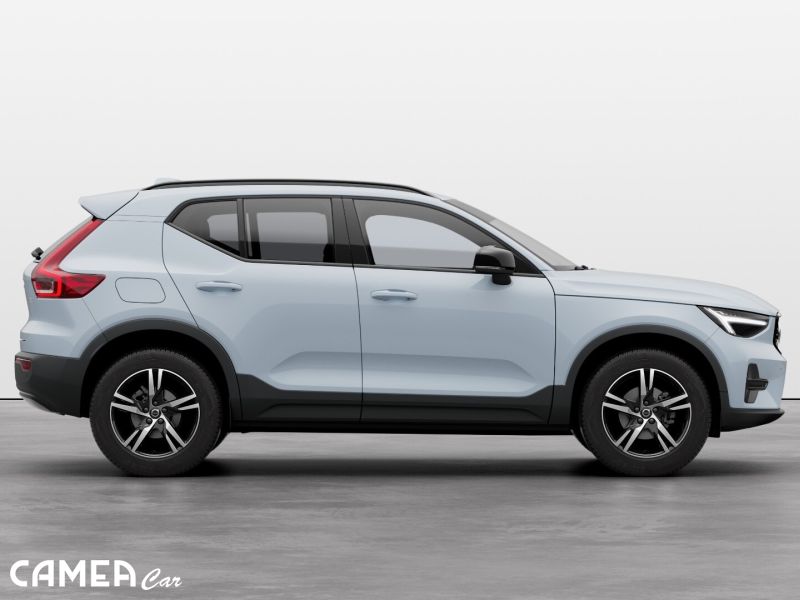 VOLVO XC40 B3 FWD 120kW AT7 PLUS DARK Mild-Hybrid benzín