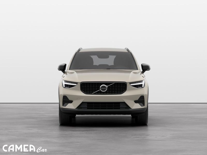 VOLVO XC40 B3 FWD 120kW AT7 PLUS DARK Mild-Hybrid benzín