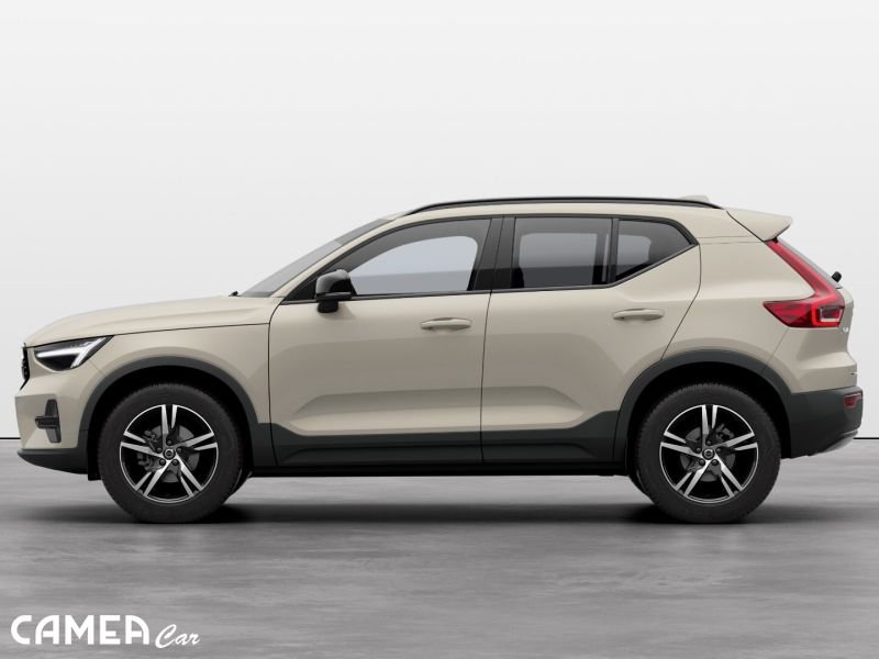 VOLVO XC40 B3 FWD 120kW AT7 PLUS DARK Mild-Hybrid benzín