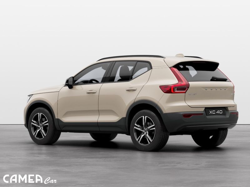 VOLVO XC40 B3 FWD 120kW AT7 PLUS/DARK Mild-Hybrid benzín