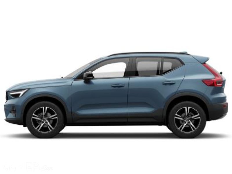 VOLVO SELEKT XC40 B3 FWD 120kW AT7 PLUS DARK Mild-Hybrid benzín