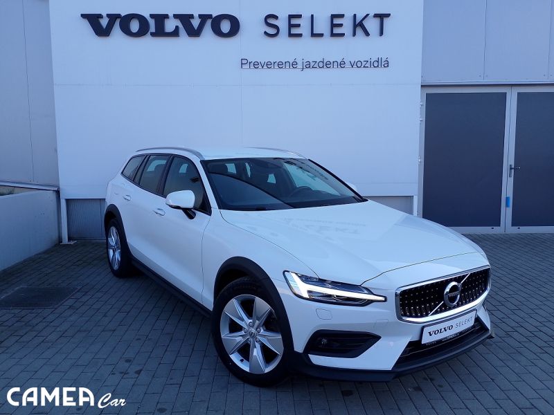 VOLVO SELEKT V60 CC PRO B4 AWD diesel Mild Hybrid AT8 rezerve