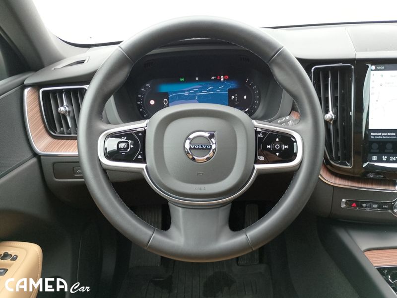 VOLVO SELEKT XC60 B5 AWD MILD-HYBRID/benzín PLUS/DARK POLESTAR