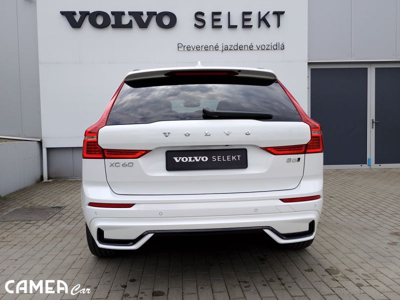 VOLVO SELEKT XC60 B5 AWD MILD-HYBRID/benzín PLUS/DARK POLESTAR