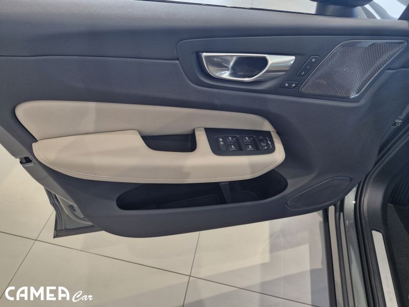 VOLVO XC60 B5 AWD MILD/HYBRID benzín PLUS/DARK *MY26