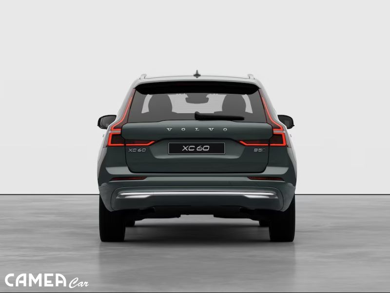 VOLVO XC60 B5 AWD MILD/HYBRID PLUS/DARK