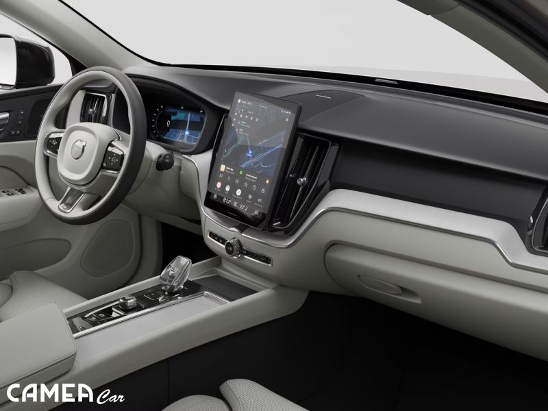 VOLVO XC60 B5 AWD MILD/HYBRID PLUS/DARK *MY26