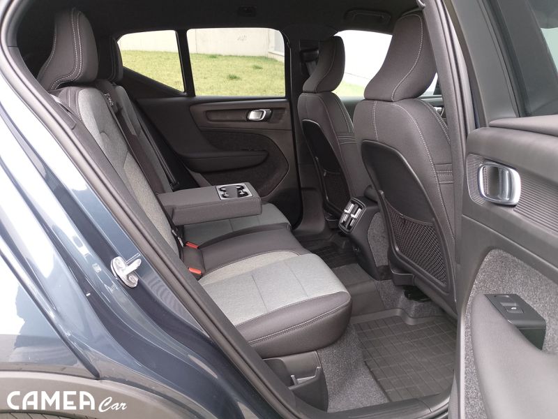 VOLVO XC40 B3 FWD 120kW PLUS/DARK AT7 MY*26