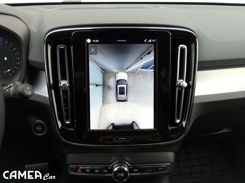 VOLVO XC40 B3 FWD 120kW PLUS/DARK AT7 MY*26