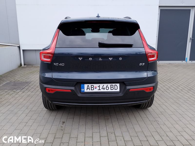 VOLVO XC40 B3 FWD 120kW PLUS/DARK AT7 MY*26