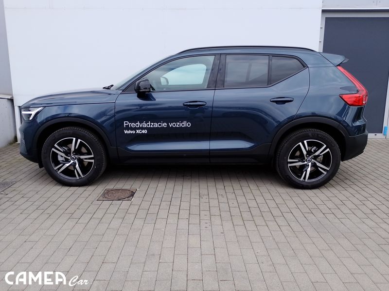 VOLVO XC40 B3 FWD 120kW PLUS/DARK AT7 MY*26