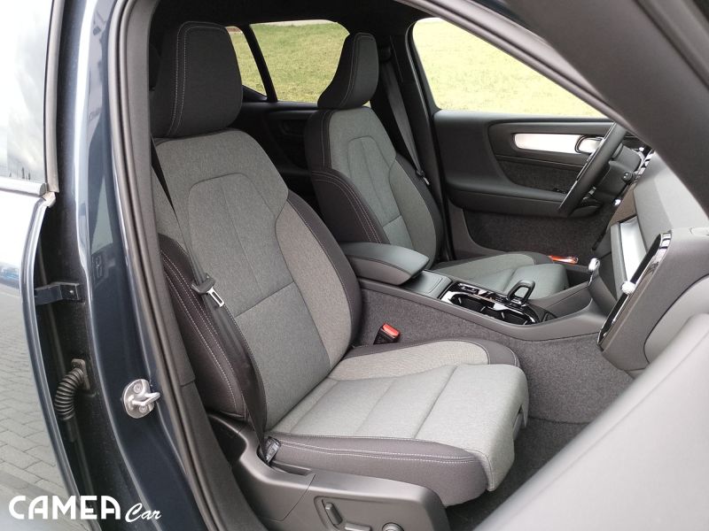 VOLVO XC40 B3 FWD 120kW PLUS/DARK AT7 MY*26