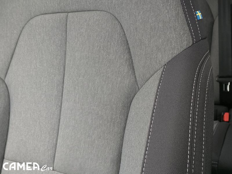 VOLVO XC40 B3 FWD 120kW PLUS/DARK AT7 MY*26