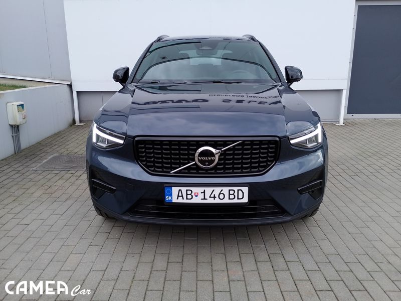 VOLVO XC40 B3 FWD 120kW PLUS/DARK AT7 MY*26