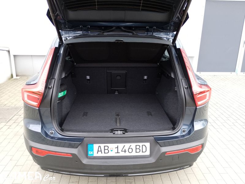 VOLVO XC40 B3 FWD 120kW PLUS/DARK AT7 MY*26