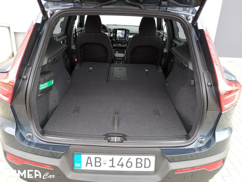 VOLVO XC40 B3 FWD 120kW PLUS/DARK AT7 MY*26