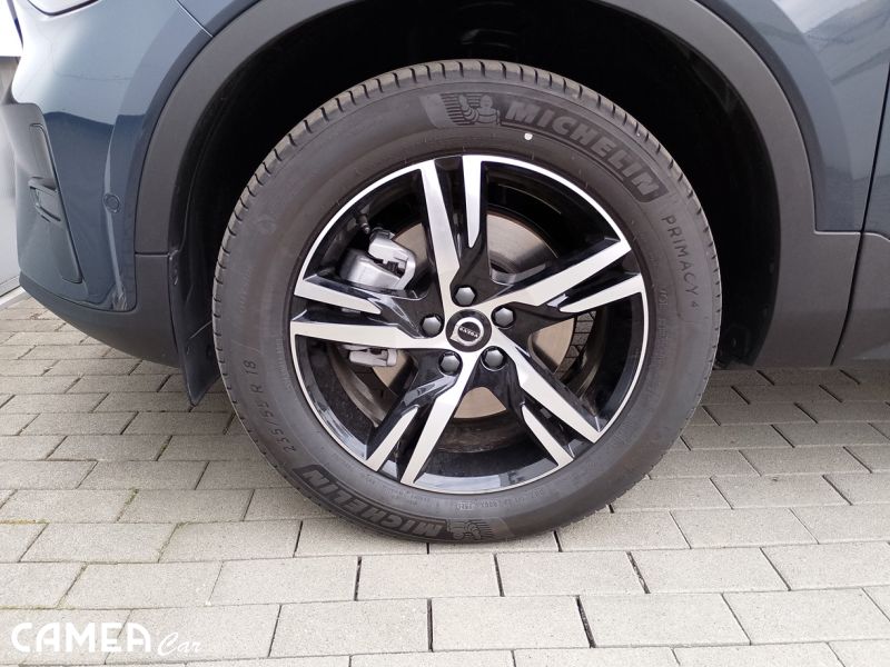 VOLVO XC40 B3 FWD 120kW PLUS/DARK AT7 MY*26