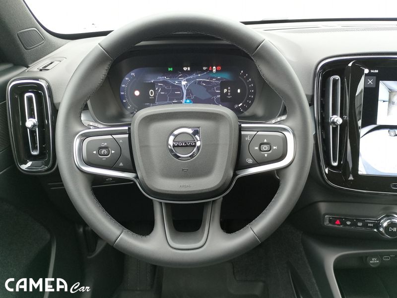 VOLVO XC40 B3 FWD 120kW PLUS/DARK AT7 MY*26