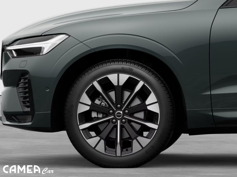 VOLVO XC60 B5 AWD MILD/HYBRID benzín PLUS/DARK MY*26