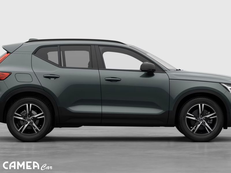 VOLVO XC40 B3 FWD 120kW PLUS/DARK AT7 MY*26
