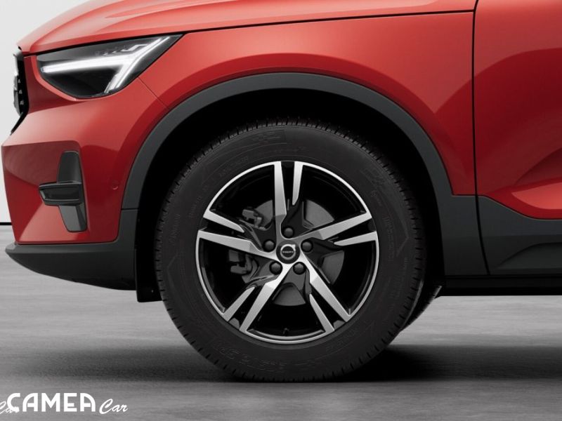 VOLVO XC40 B4 AWD 145kW MILD HYBRID PLUS/DARK AT