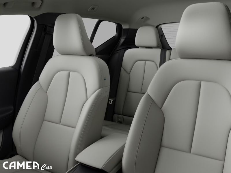 VOLVO XC40 B3 FWD 120kW AT7 PLUS/DARK Mild-Hybrid benzín