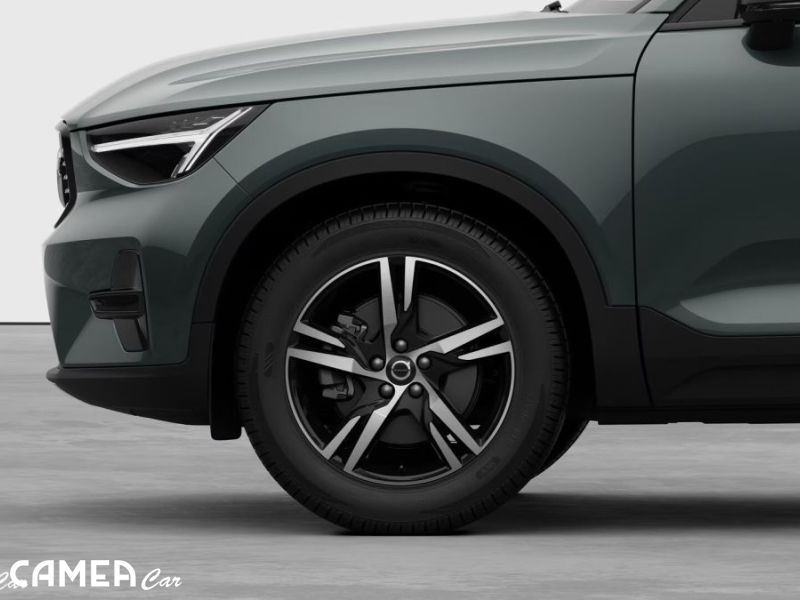 VOLVO XC40 B3 FWD 120kW AT7 PLUS/DARK Mild-Hybrid benzín MY*26