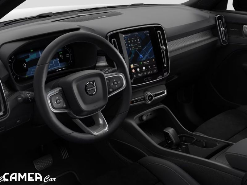VOLVO XC40 B3 FWD 120kW AT7 PLUS/DARK Mild-Hybrid benzín MY*26