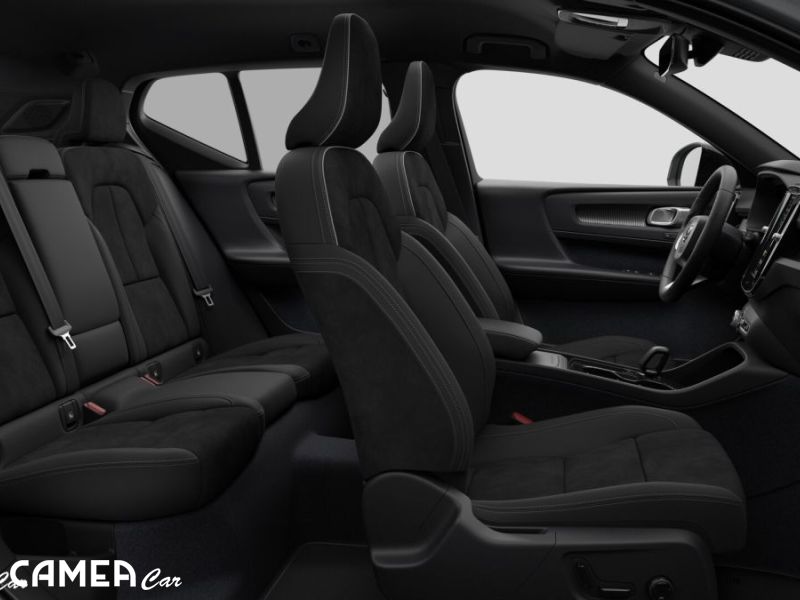 VOLVO XC40 B3 FWD 120kW AT7 PLUS/DARK Mild-Hybrid benzín MY*26