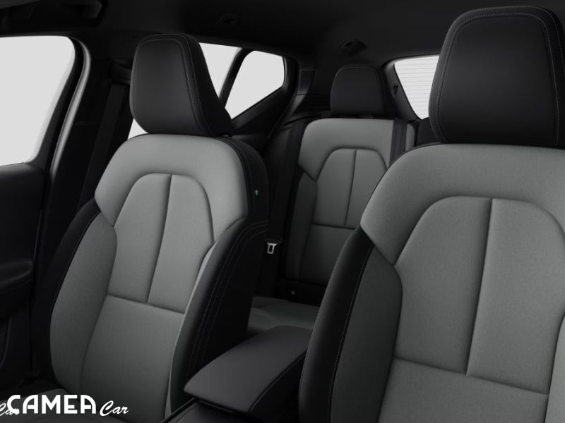VOLVO XC40 B3 FWD 120kW AT7 PLUS/DARK Mild-Hybrid benzín MY*26