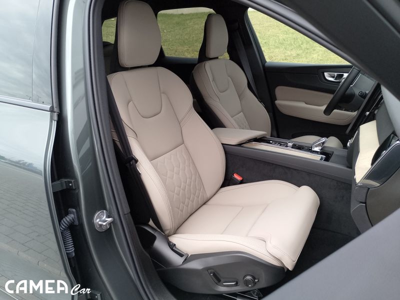 VOLVO XC60 T8 AWD PLUG-IN HYBRID PLUS/DARK MY*26