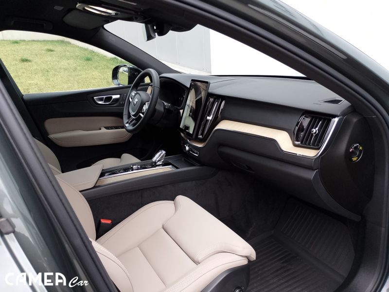 VOLVO XC60 T8 AWD PLUG-IN HYBRID PLUS/DARK MY*26