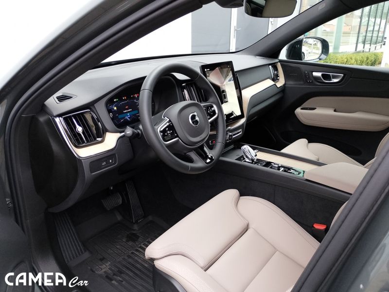 VOLVO XC60 T8 AWD PLUG-IN HYBRID PLUS/DARK MY*26