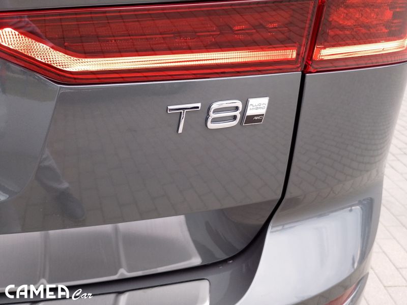 VOLVO XC60 T8 AWD PLUG-IN HYBRID PLUS/DARK MY*26