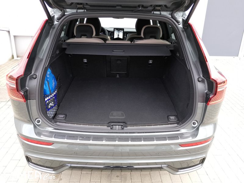 VOLVO XC60 T8 AWD PLUG-IN HYBRID PLUS/DARK MY*26