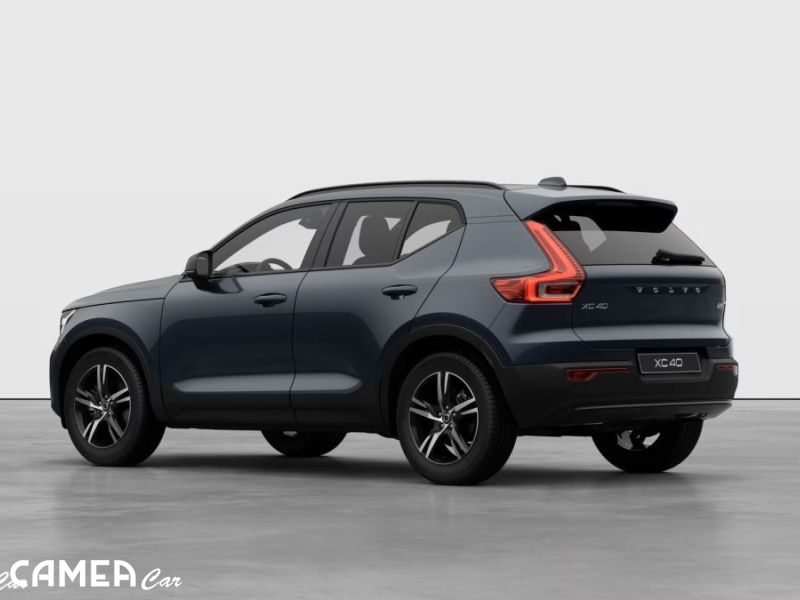 VOLVO XC40 B3 FWD 120kW PLUS/DARK AT7 MY*26
