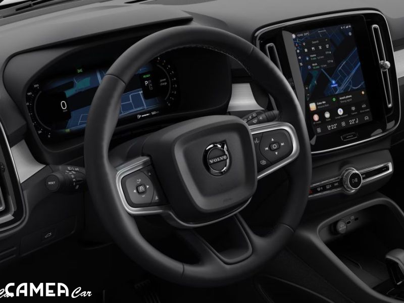 VOLVO XC40 B3 FWD 120kW PLUS/DARK AT7 MY*26