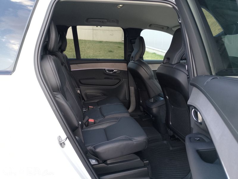 VOLVO SELEKT XC90 B5 AWD PLUS/DARK Milld Hybrid benzín 184kW POLESTAR