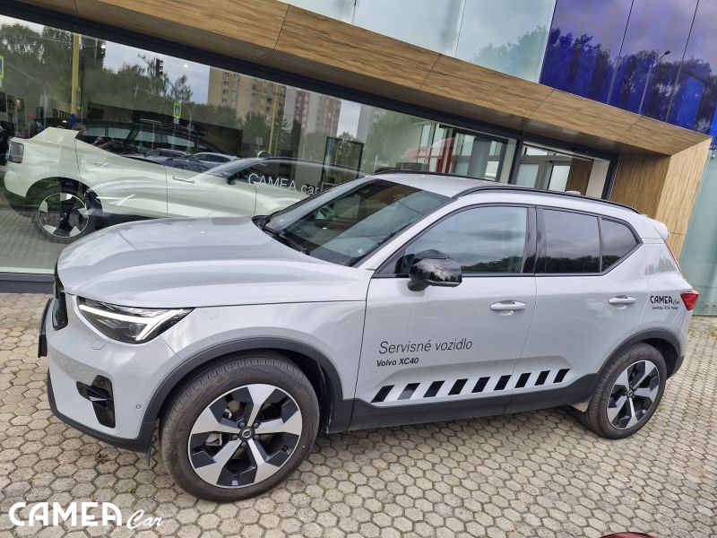!!! VOLVO XC40 B4 PLUS/DARK 145kW mild Hybrid
