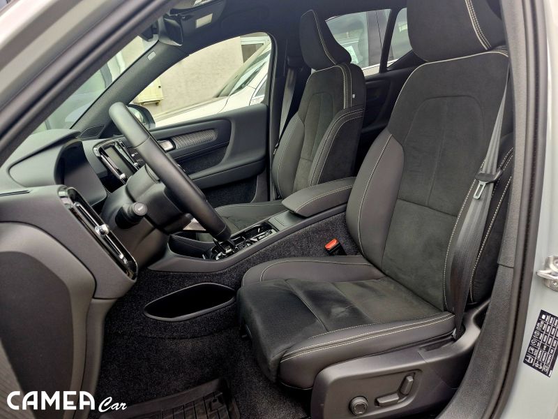 !!! VOLVO XC40 B4 PLUS/DARK 145kW mild Hybrid