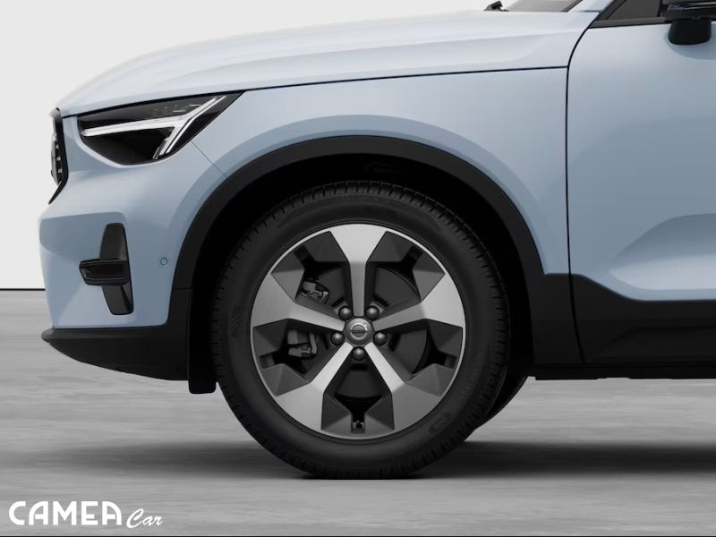 VOLVO XC40 B3 Mild hybrid Petrol PLUS/DARK  ťažné *MY26