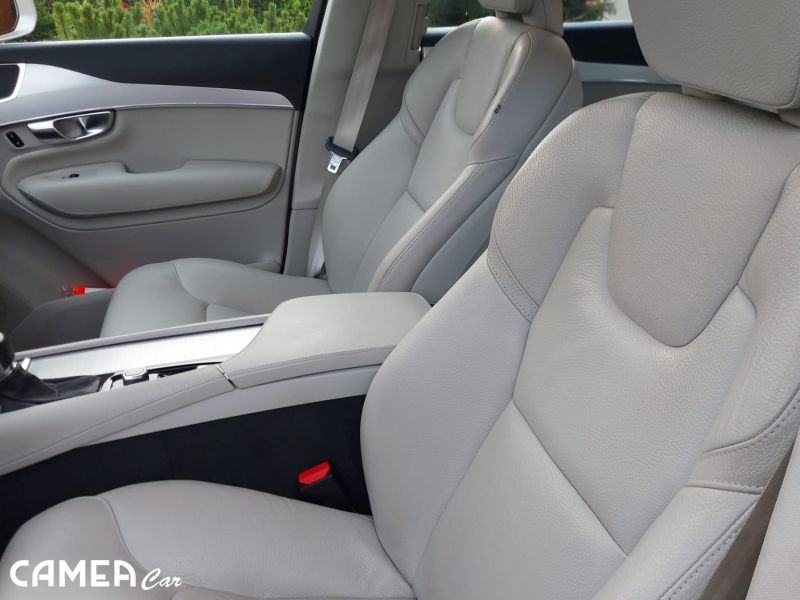 VOLVO XC90 D5 AWD MOMENTUM 173kW/DIESEL
